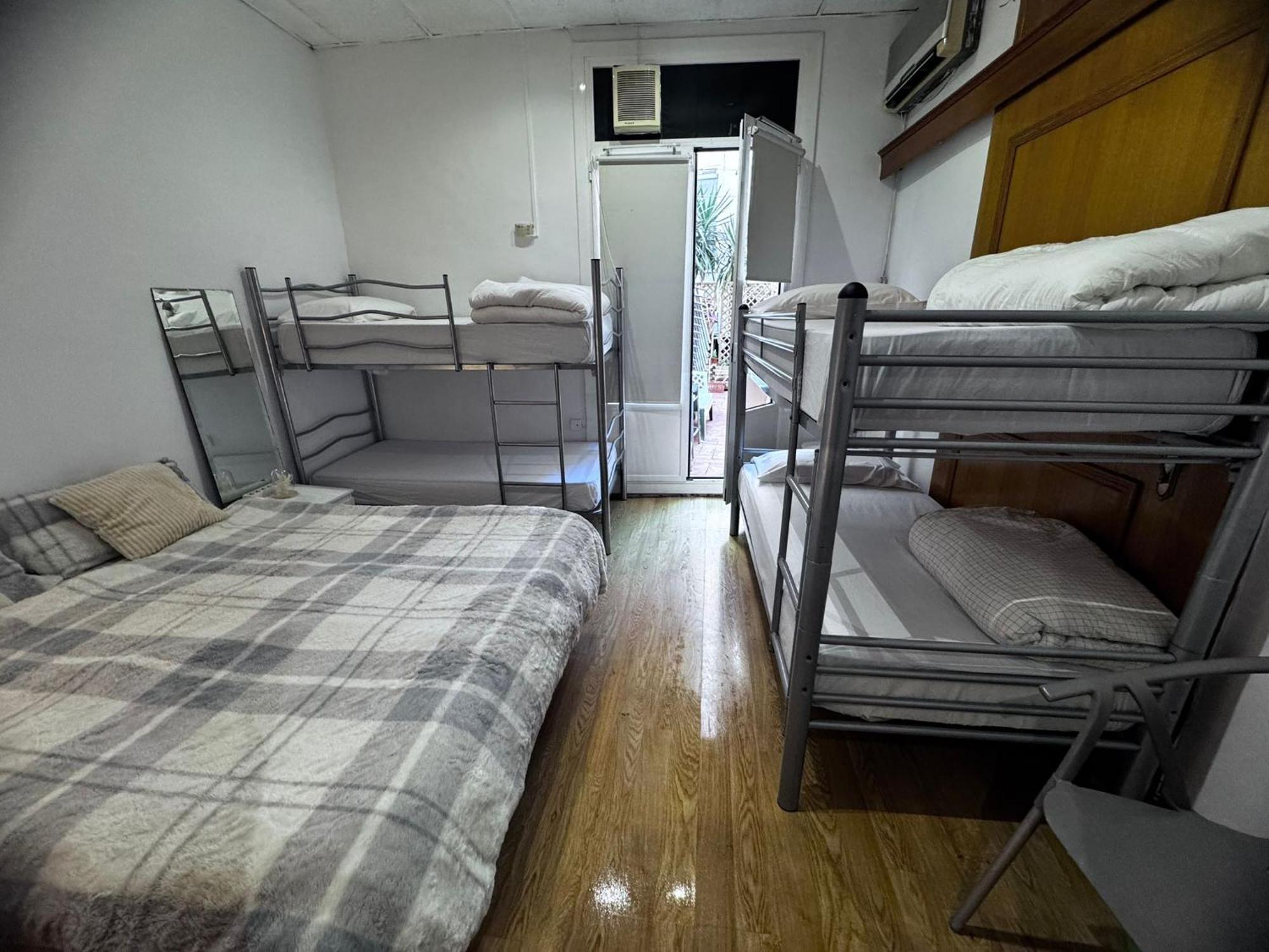 Habitacion Para Grupos Y Familias Hasta 8 برشلونة المظهر الخارجي الصورة
